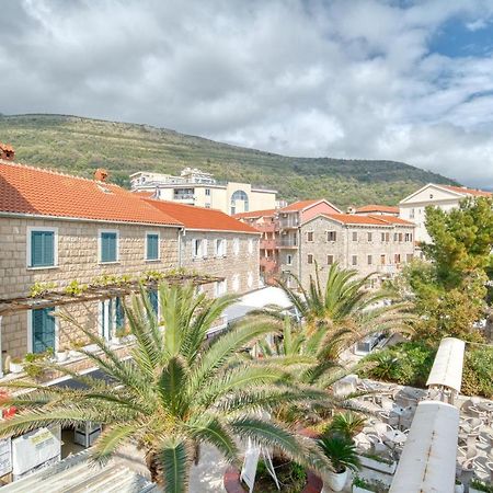 Symphony Apartments Street View Petrovac Extérieur photo